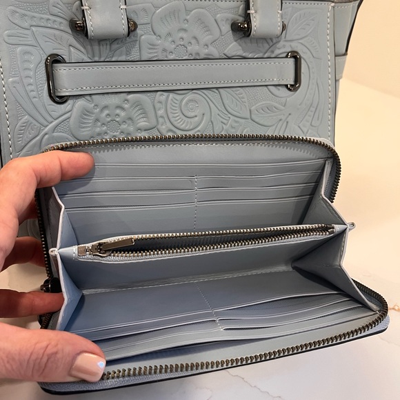 Light Blue Coach Swagger and Wallet with Tea Rose Tooling. - Picture 5 of 11